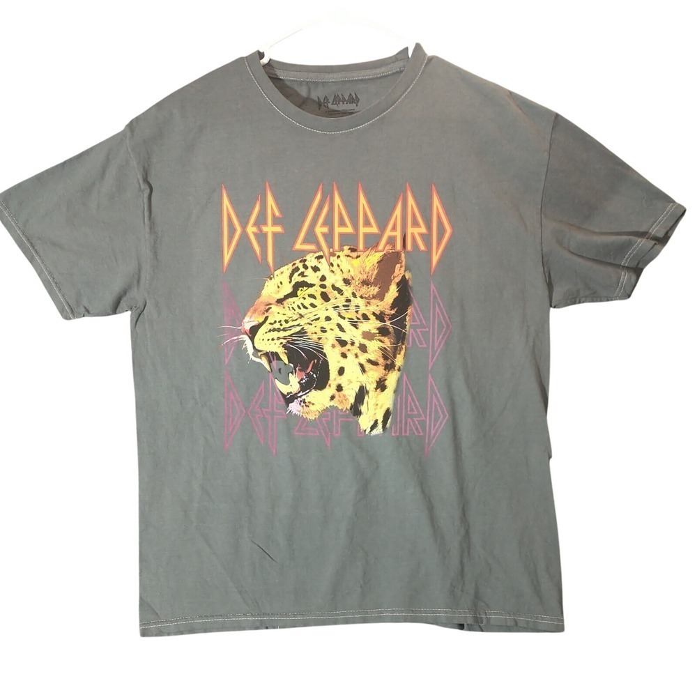 Def Leppard Graphic T-Shirt Womens 1X Charcoal Grey Leopard Rock Band Tee 2022